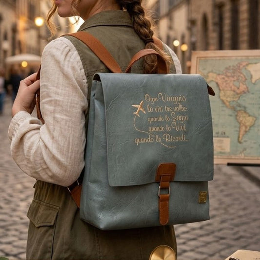 Zaino in Ecopelle Ricamato "Ogni Viaggio lo Vivi Tre Volte"