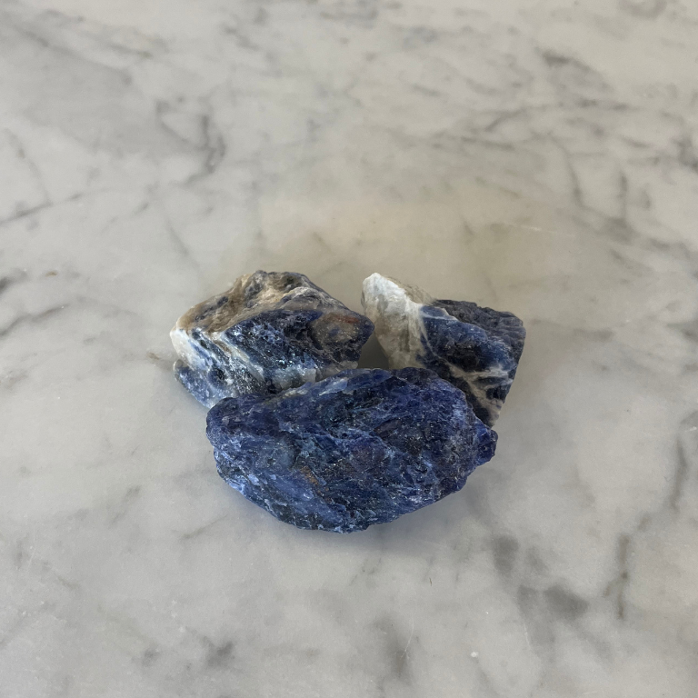 Sodalite naturale grezza
