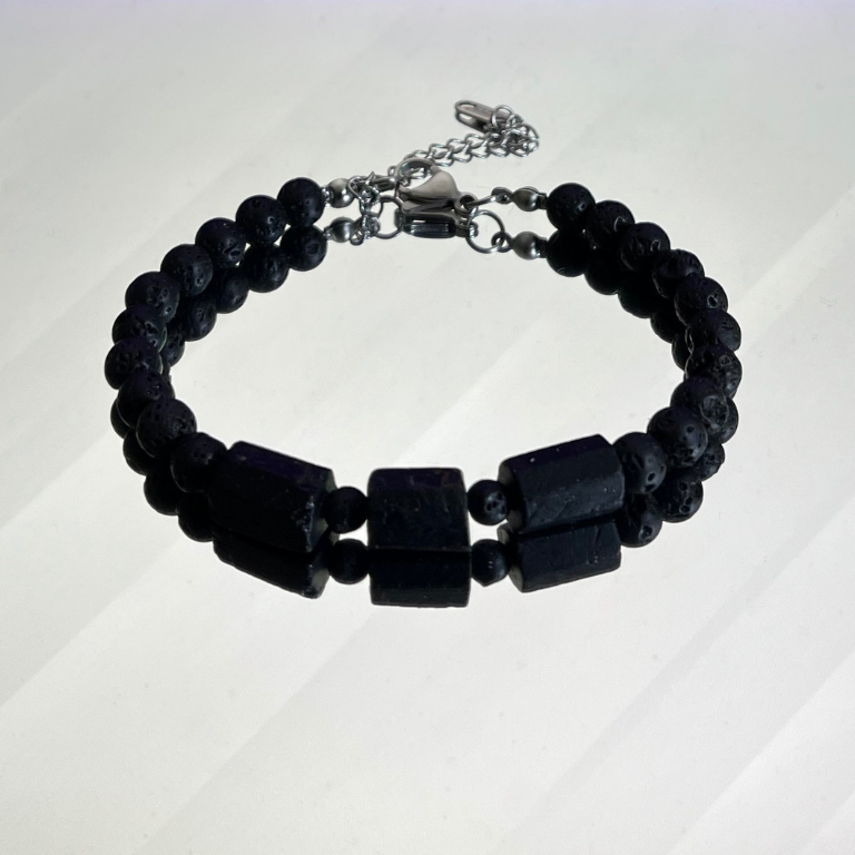 Bracciale in Pietra Lavica e Tormalina Nera Grezza – Protezione, Radicamento, Forza