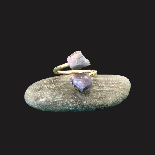 Anello con Zaffiro Grezzo